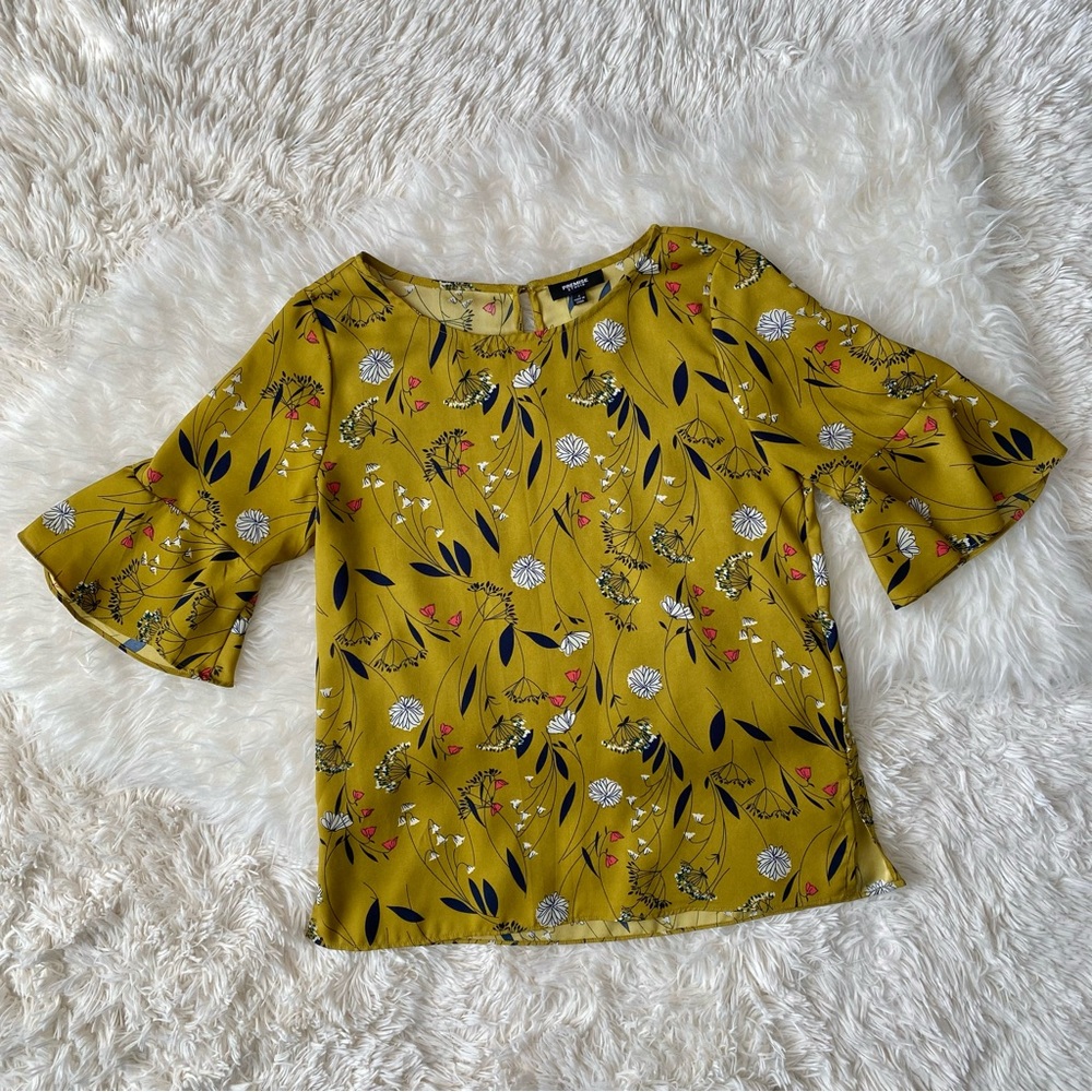 Premise Studio 3/4 Length Trumpet Sleeve Floral Blouse, size S